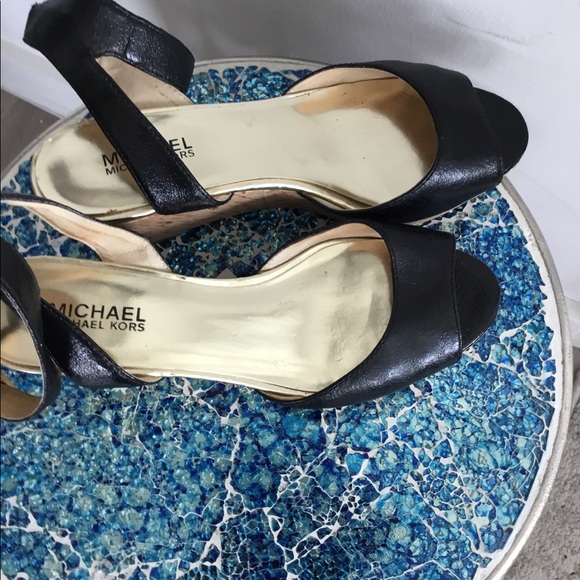 Michael Kors Black Leather Wedge  Size 7.5 $45 - Picture 9 of 9